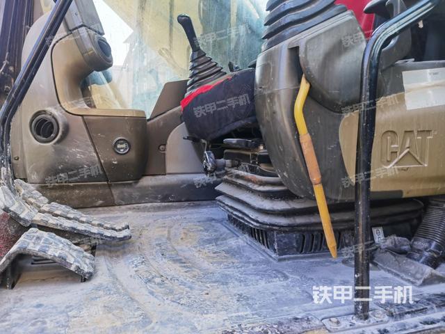 座椅右側(cè)控制臺/鑰匙門/油門/含右手柄(駕駛室部分) 座椅右側(cè)控制臺/鑰匙門/油門/含右手柄(駕駛室部分)