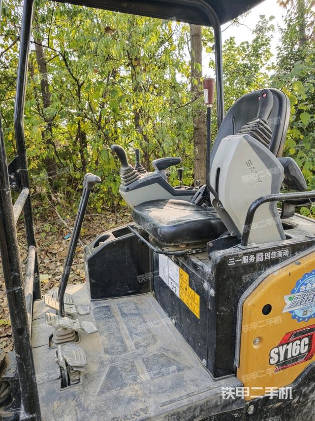 ?駕駛室正側(cè)（駕駛室部分）