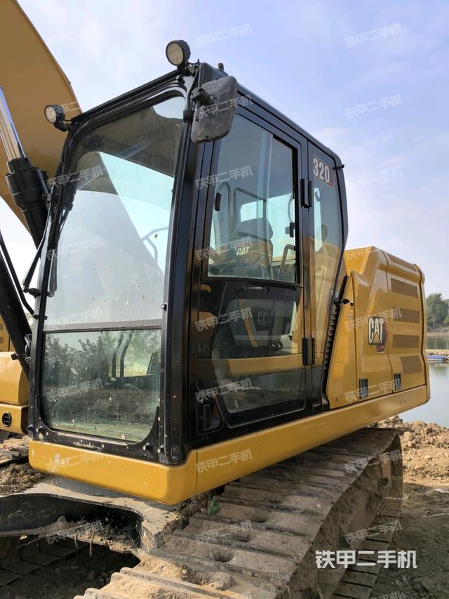 駕駛室左前45度（駕駛室部分）