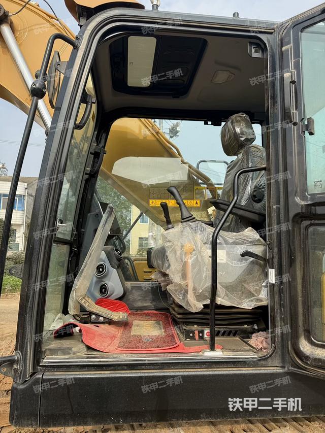 右側(cè)玻璃角標(biāo)（駕駛室部分）