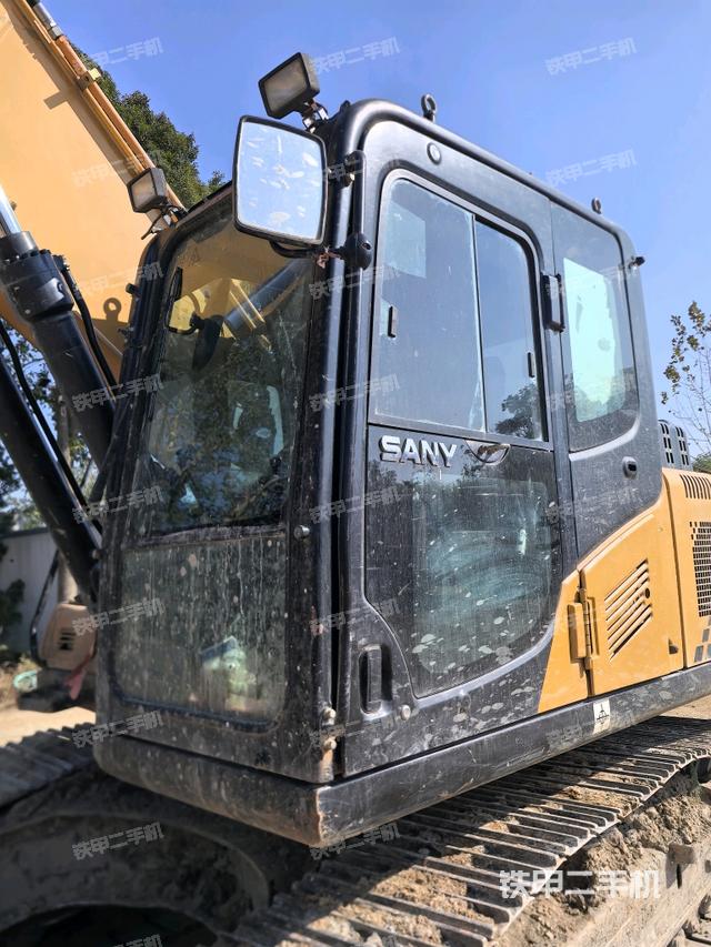 駕駛室左前45度（駕駛室部分）