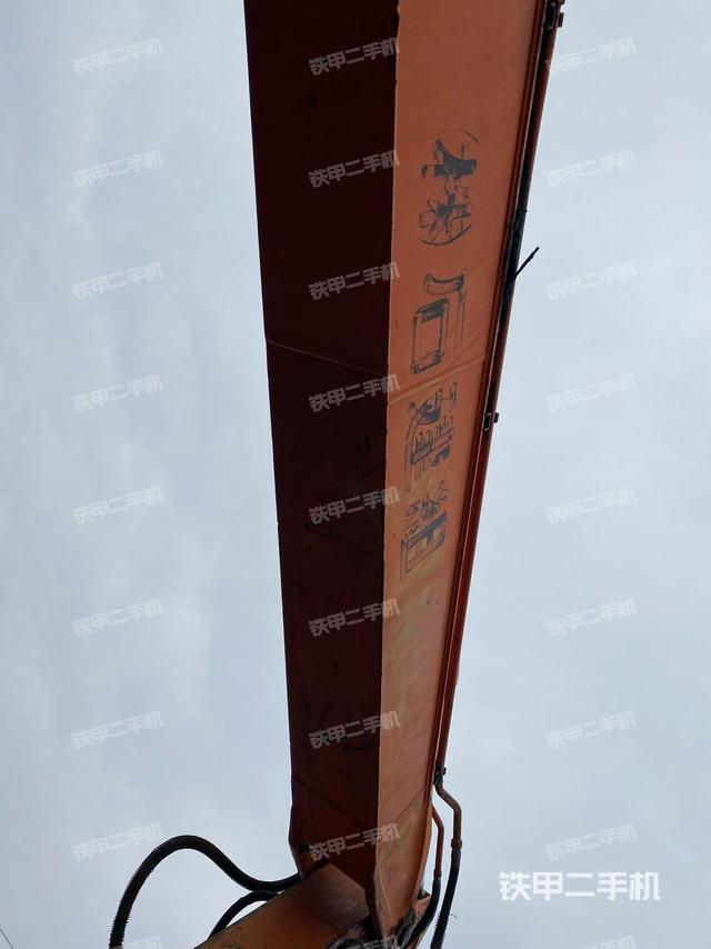 大臂整體?右側(cè)(工作和回轉(zhuǎn)裝置) 大臂整體?右側(cè)(工作和回轉(zhuǎn)裝置)