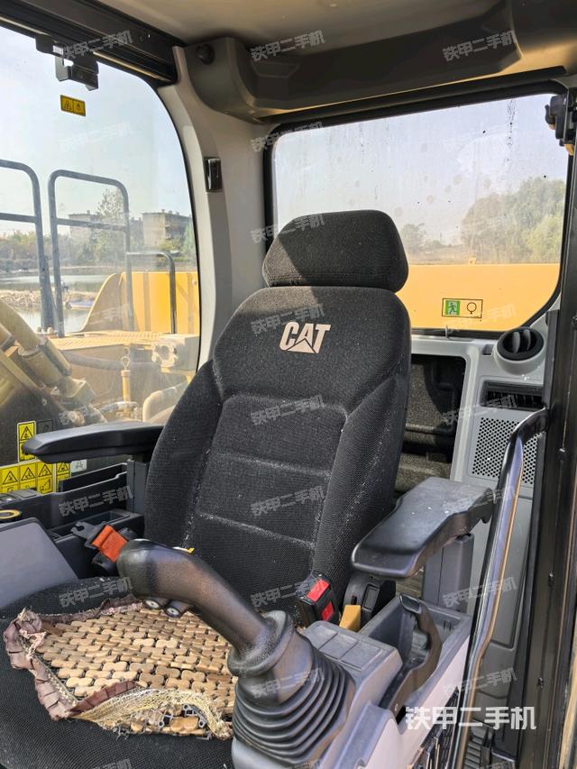 座椅后部（駕駛室部分）