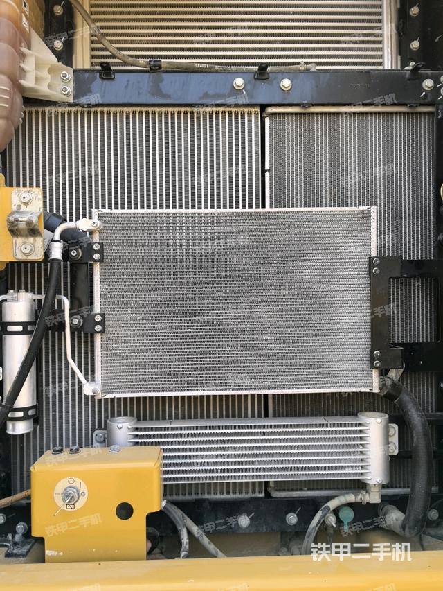 散熱器正面（大件艙室）