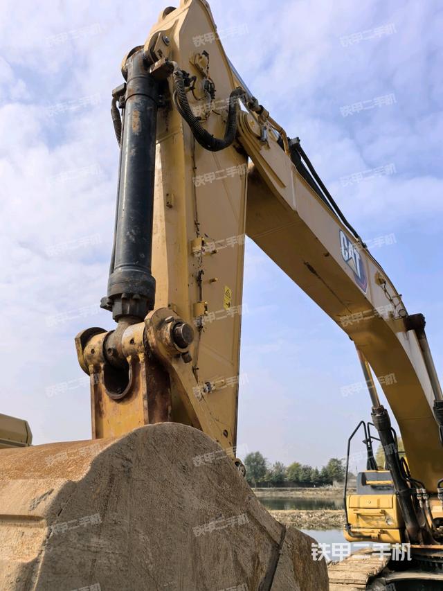 小臂整體左后（工作和回轉(zhuǎn)裝置）