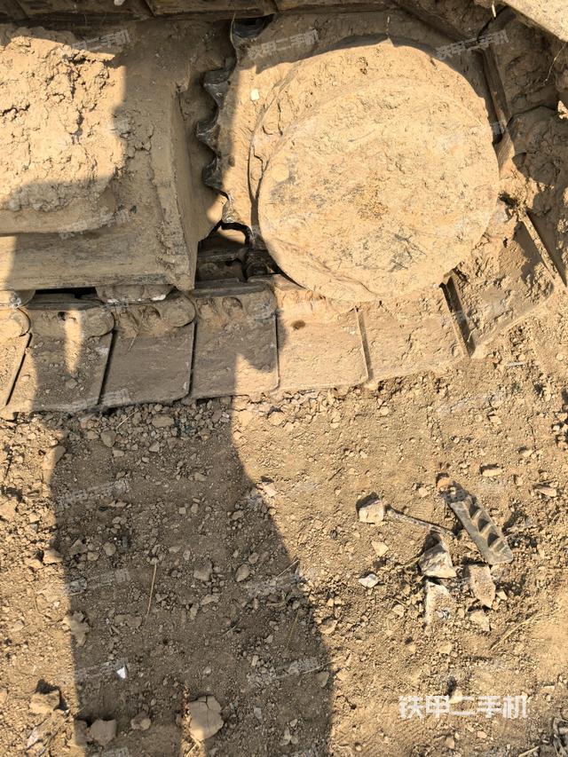 左驅(qū)動(dòng)輪（行走機(jī)構(gòu)）