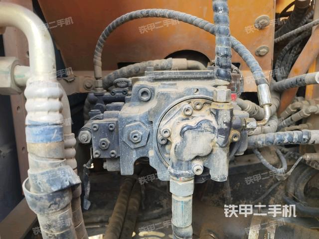 液壓泵斜45?右(大件艙室) 液壓泵斜45?右(大件艙室)
