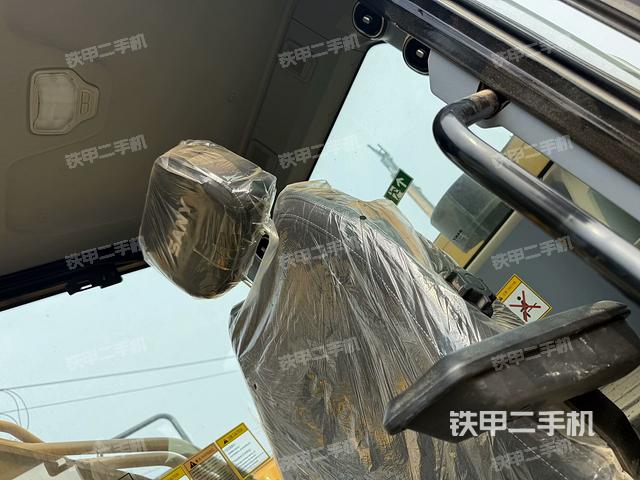 左后方玻璃角標(biāo)（駕駛室部分）