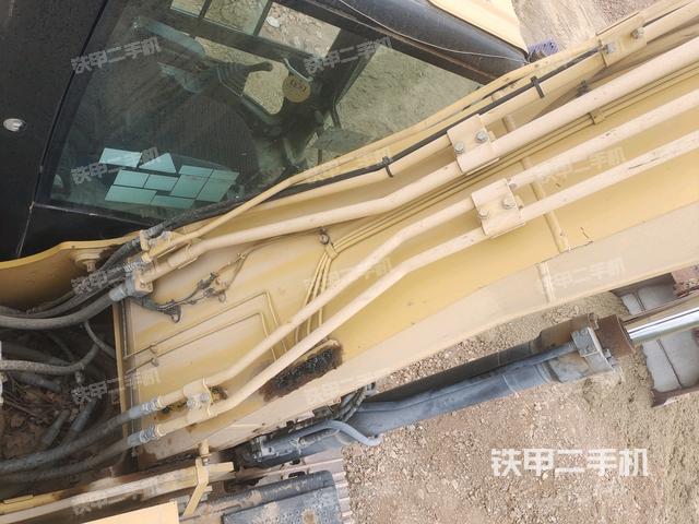 大臂背部俯視（工作和回轉(zhuǎn)裝置）