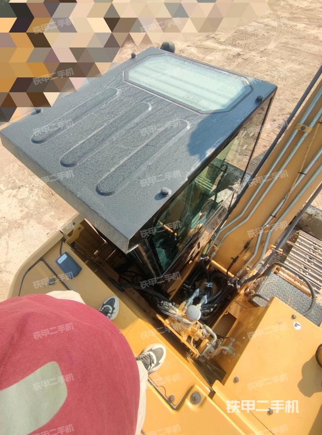 駕駛室頂部（整機(jī)外觀）