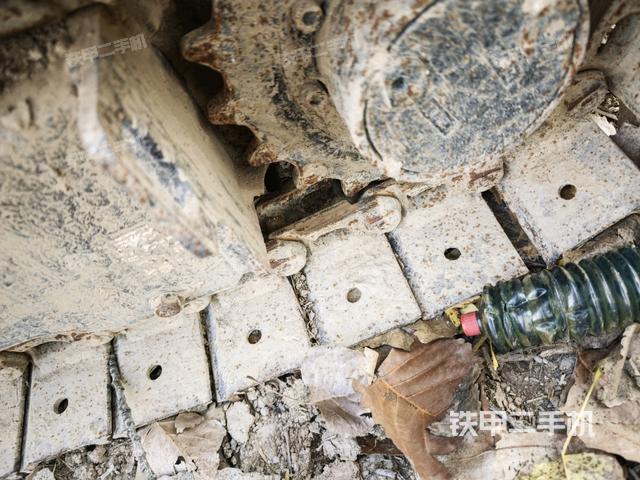 右驅(qū)動(dòng)輪（行走機(jī)構(gòu)）