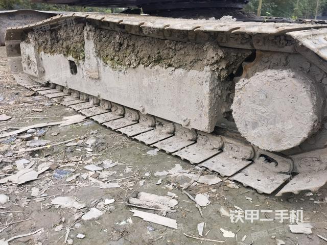 右側(cè)履帶整體?（行走機(jī)構(gòu)）