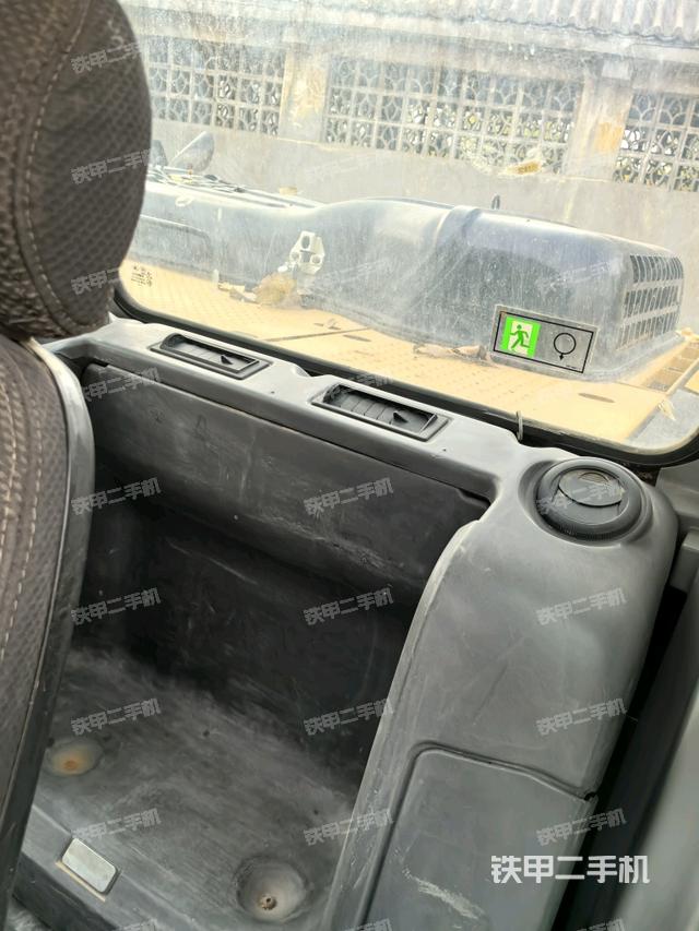 座椅后部(駕駛室部分) 座椅后部(駕駛室部分)