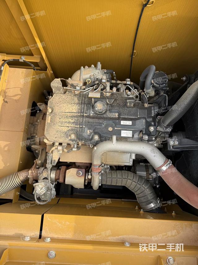 發(fā)動(dòng)機(jī)室（上車部件）