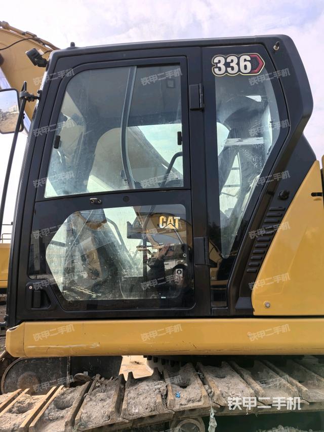 駕駛室正側(cè)（駕駛室部分）