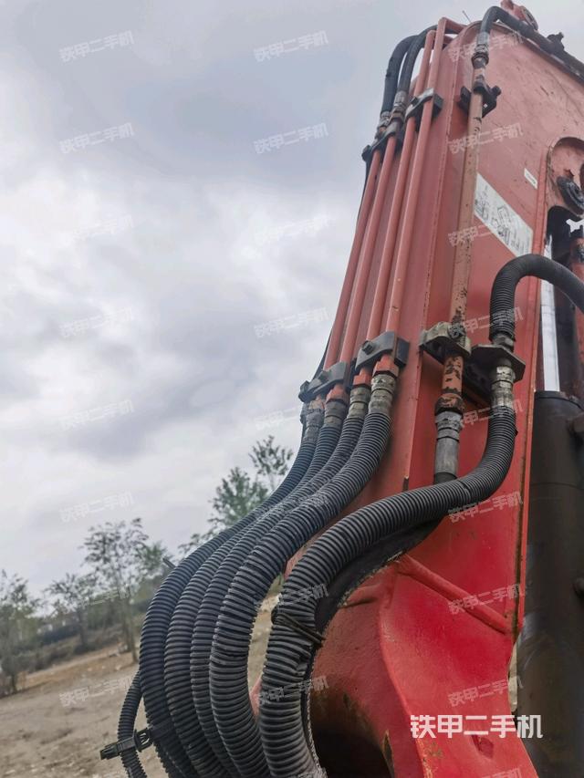 大臂背部俯視(工作和回轉(zhuǎn)裝置) 大臂背部俯視(工作和回轉(zhuǎn)裝置)