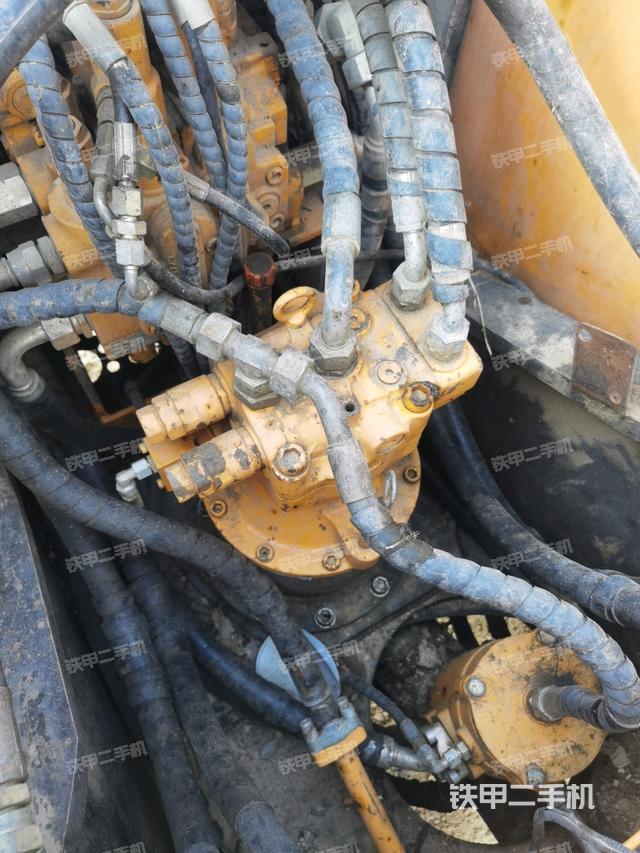 駕駛室頂部俯視(上車(chē)部件) 駕駛室頂部俯視(上車(chē)部件)