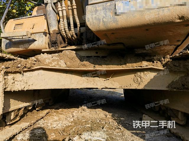 轉(zhuǎn)盤(pán)和下車(chē)架正前（工作和回轉(zhuǎn)裝置）