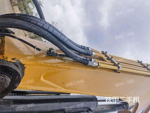 大臂背部俯視（工作和回轉(zhuǎn)裝置）