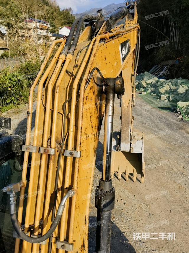 大臂背部俯視（工作和回轉(zhuǎn)裝置）