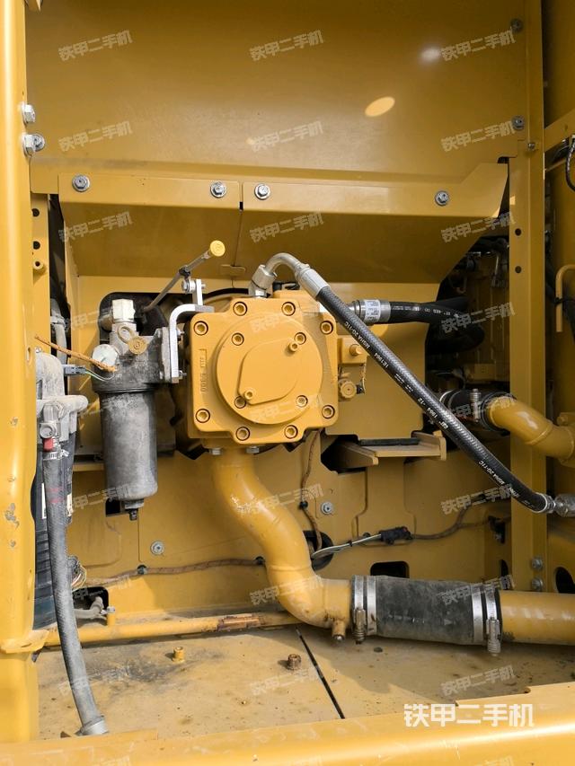 液壓泵斜45?左（大件艙室）