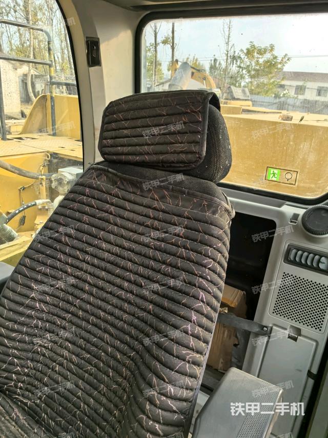 座椅后部(駕駛室部分) 座椅后部(駕駛室部分)