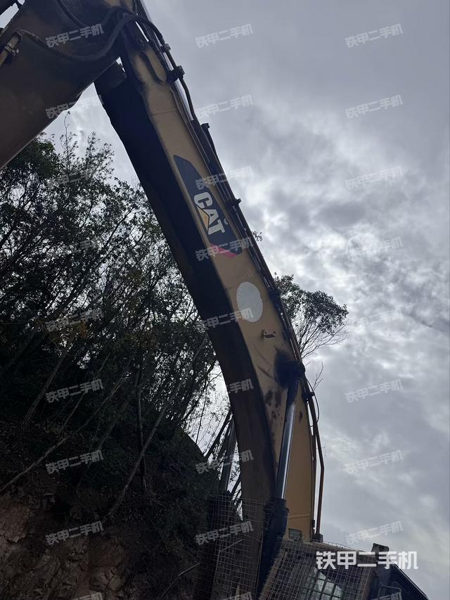 大臂整體?右側(cè)(工作和回轉(zhuǎn)裝置) 大臂整體?右側(cè)(工作和回轉(zhuǎn)裝置)
