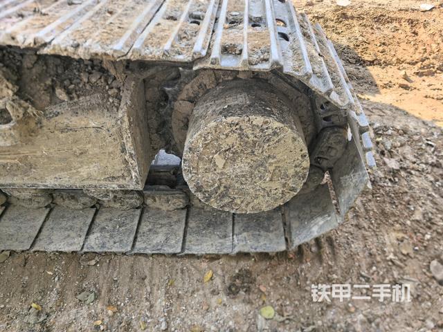 右驅(qū)動(dòng)輪（行走機(jī)構(gòu)）