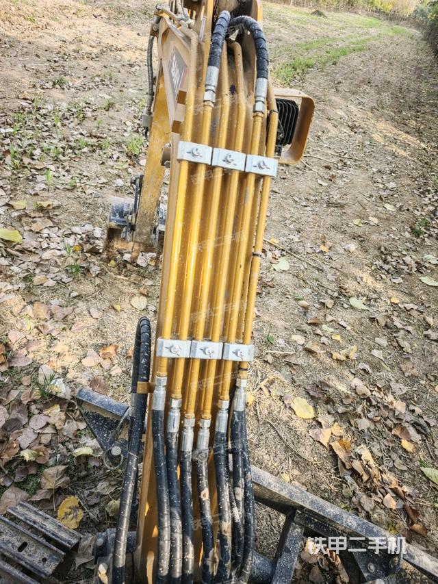 大臂背部俯視（工作和回轉(zhuǎn)裝置）