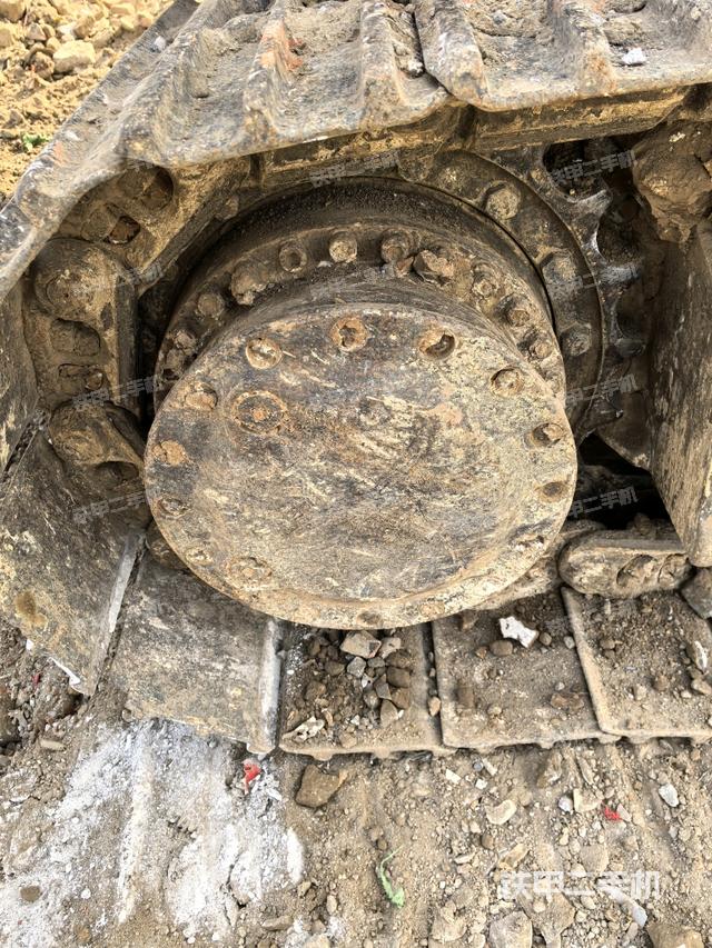 左驅(qū)動輪（行走機構(gòu)）