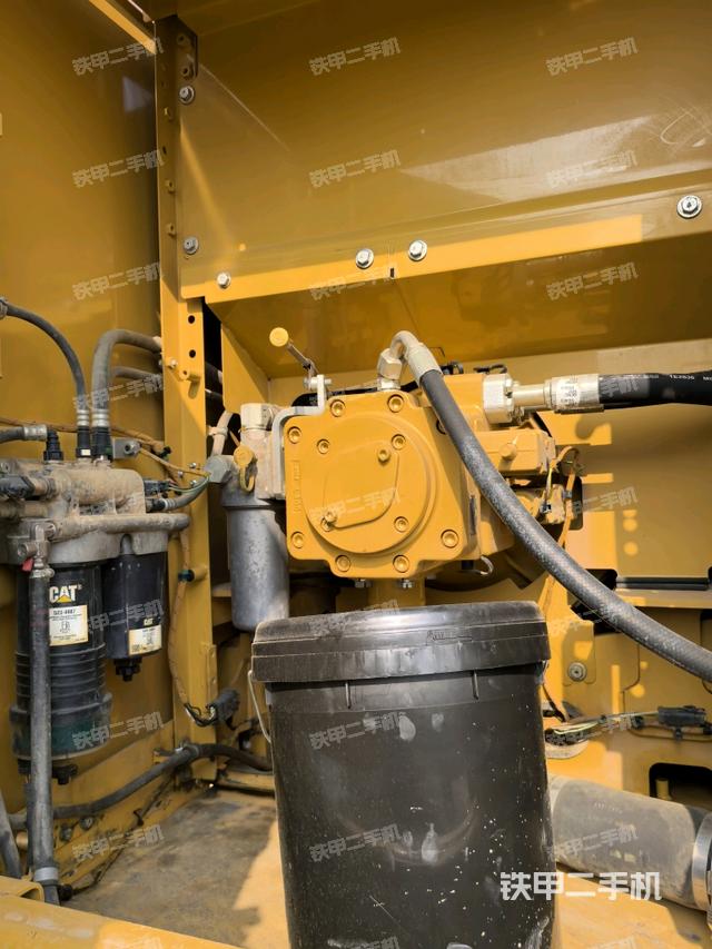 液壓泵斜45?右（大件艙室）