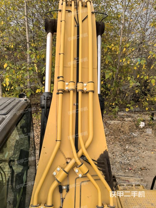 大臂背部俯視(工作和回轉(zhuǎn)裝置) 大臂背部俯視(工作和回轉(zhuǎn)裝置)