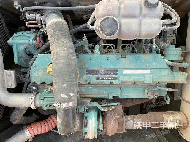 發(fā)動機整體俯視(整機外觀) 發(fā)動機整體俯視(整機外觀)