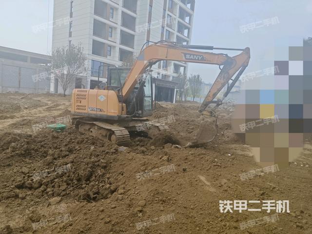 駕駛室整體(整機外觀) 駕駛室整體(整機外觀)
