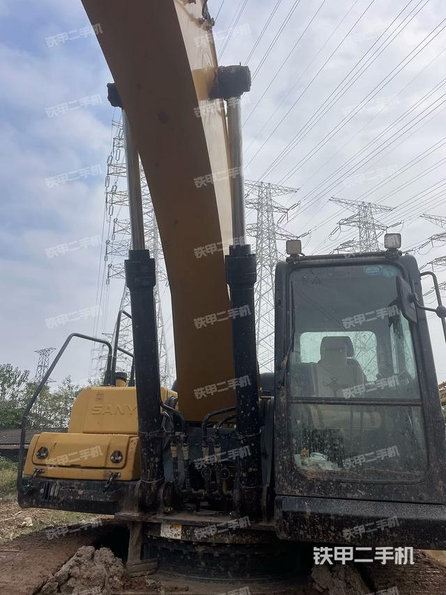 大臂油缸整體?豎拍（工作和回轉(zhuǎn)裝置）