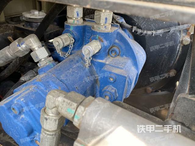 液壓泵艙室正面整體（整機(jī)外觀）