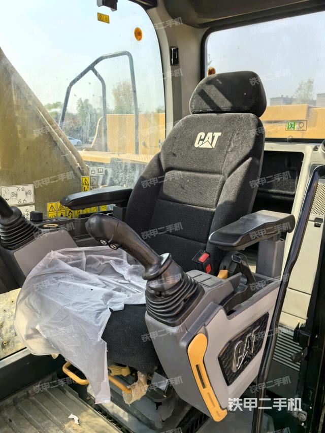 座椅左側(cè)控制臺(tái)/音響/含左手柄（駕駛室部分）