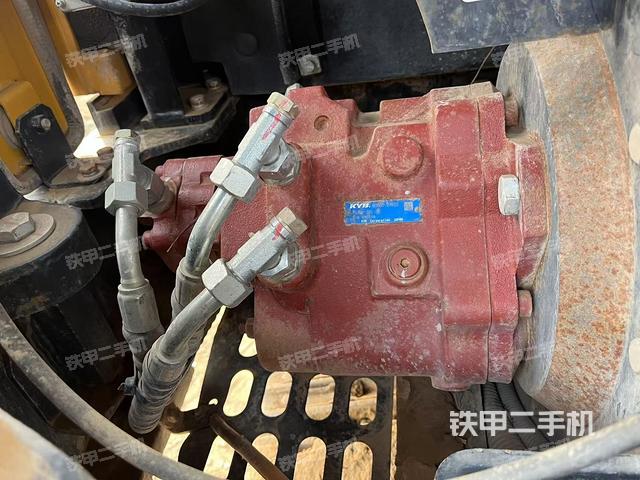 液壓泵艙室正面整體（整機(jī)外觀）