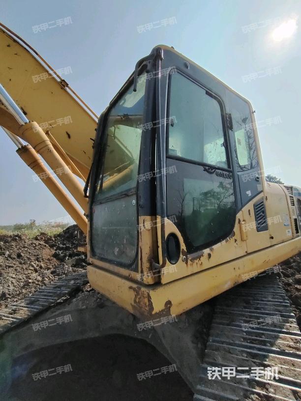 駕駛室左前45度（駕駛室部分）