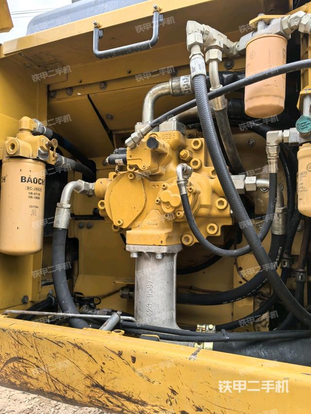 液壓泵斜45?右（大件艙室）