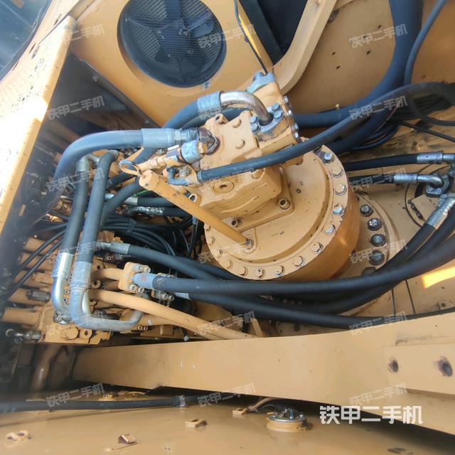 回轉(zhuǎn)馬達和主控閥（整機外觀）