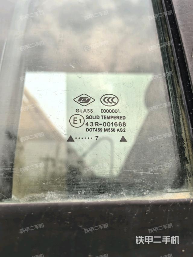 右側(cè)玻璃角標(biāo)（駕駛室部分）