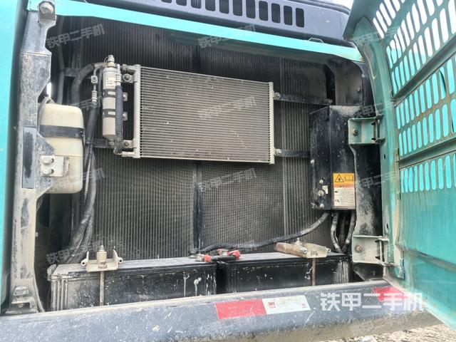 散熱器正面(大件艙室) 散熱器正面(大件艙室)