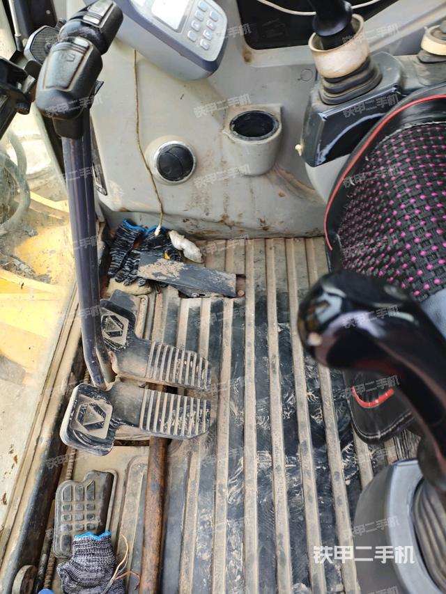 駕駛室整體（整機(jī)外觀）