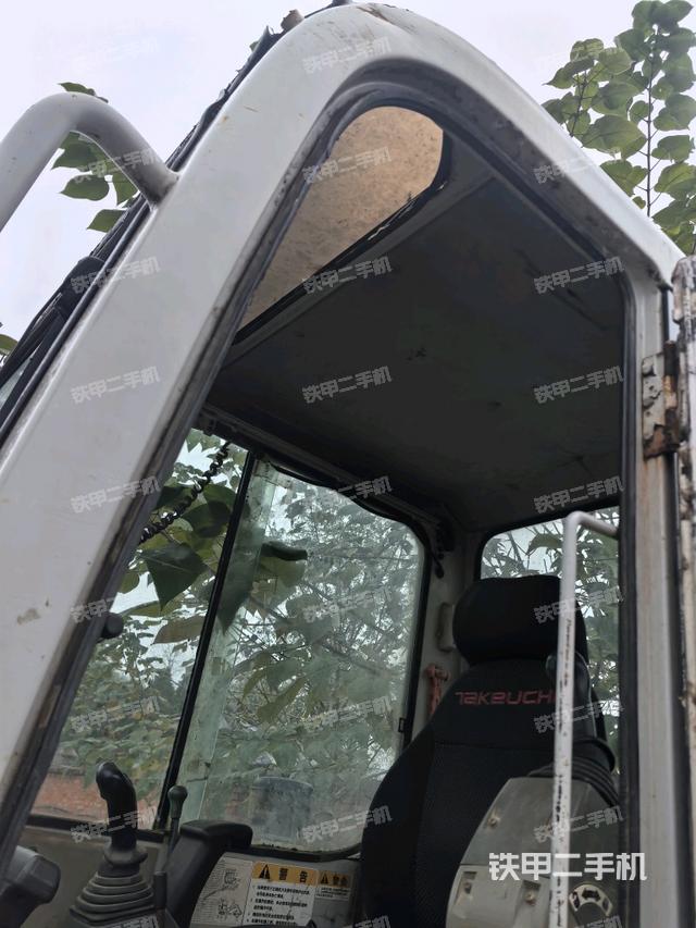 后窗玻璃角標（駕駛室部分）