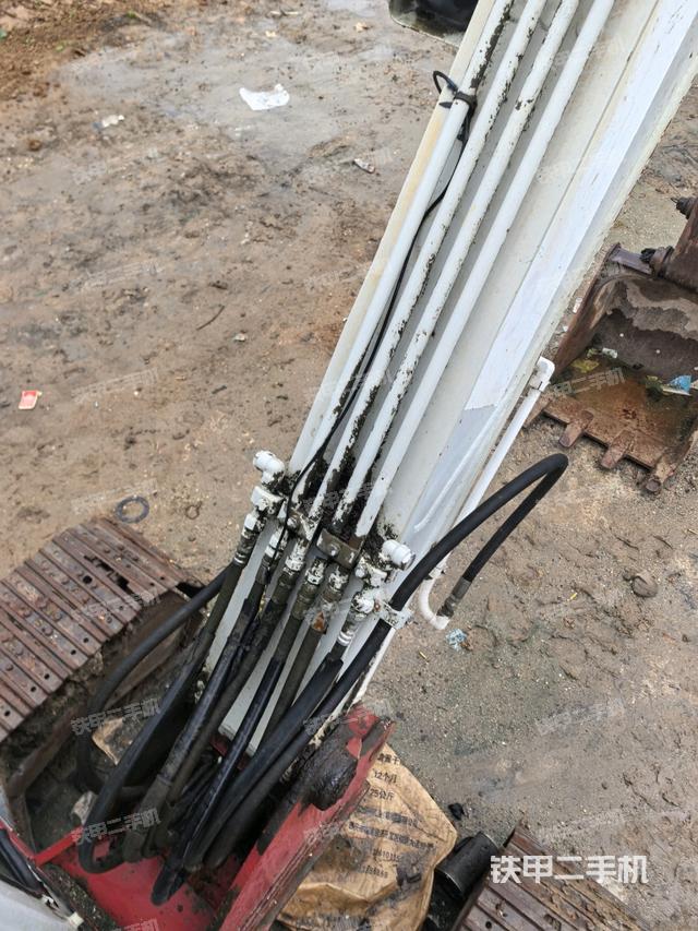 大臂背部俯視（工作和回轉(zhuǎn)裝置）