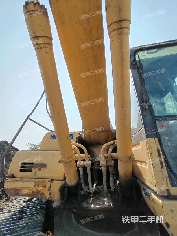 大臂油缸整體?豎拍（工作和回轉(zhuǎn)裝置）