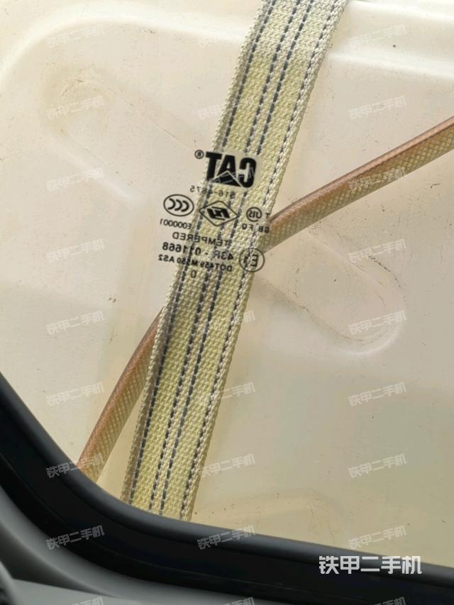 后窗玻璃角標（駕駛室部分）