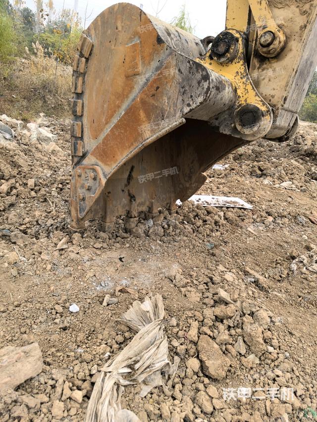 鏟斗右后整體（工作和回轉(zhuǎn)裝置）