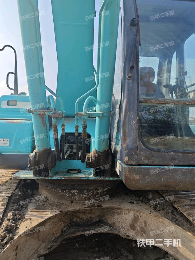 大臂油缸整體?豎拍(工作和回轉(zhuǎn)裝置) 大臂油缸整體?豎拍(工作和回轉(zhuǎn)裝置)